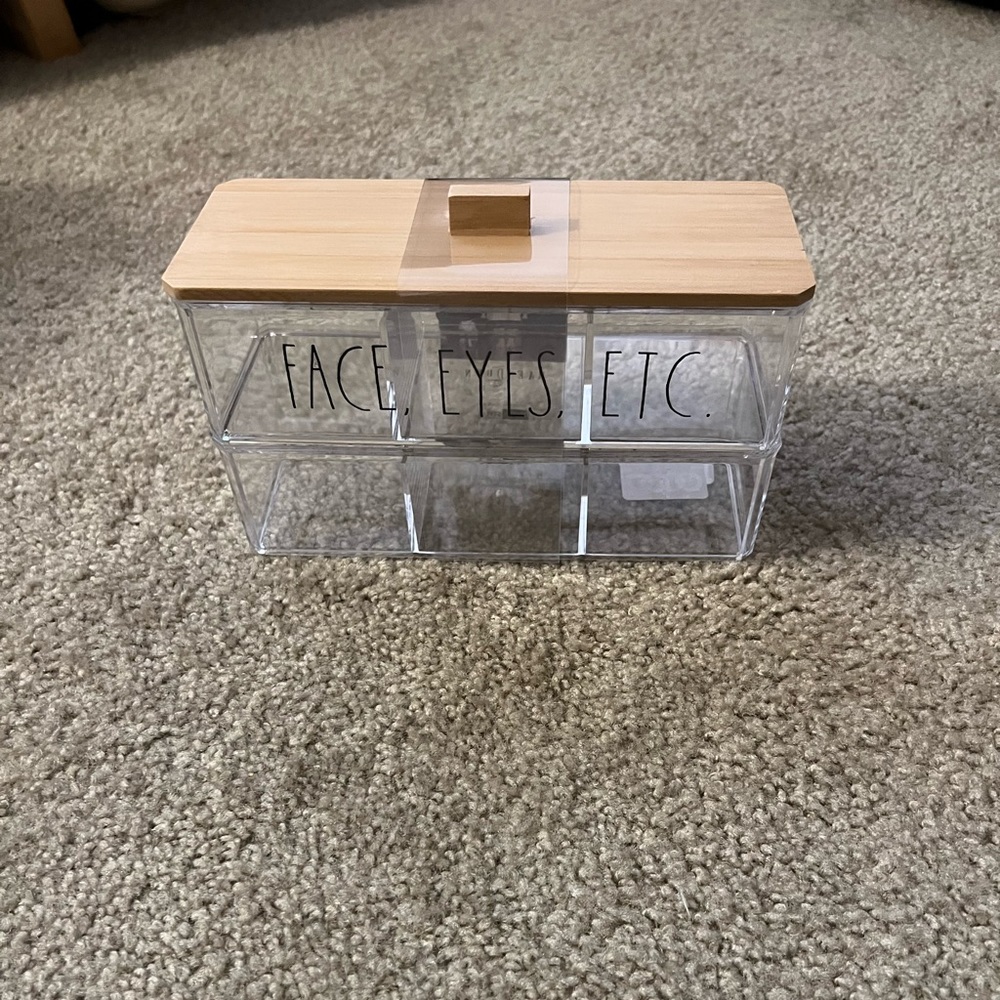 Makeup holder